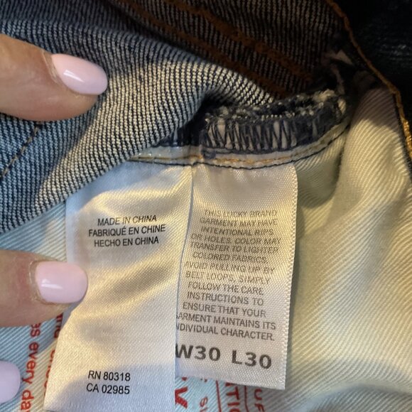 LUCKY BRAND 110 Slim Mens Jeans 30X30 Medium Wash Denim Low Rise Stretch EUC - Picture 11 of 15